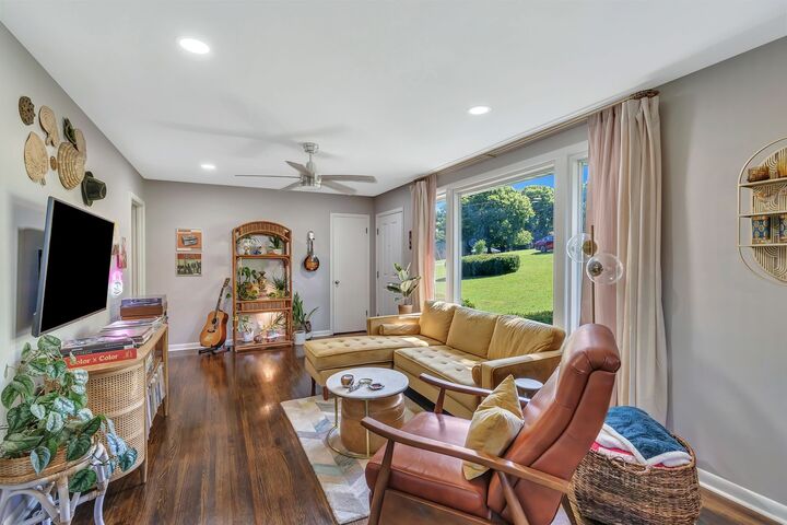 Property Photo:  1304 Cheshire Dr  TN 37207 