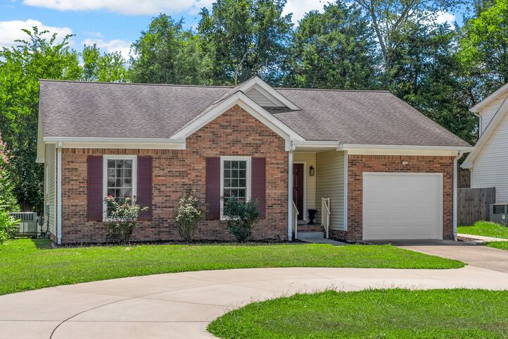 Property Photo: 2282 Ermine Dr TN 37043