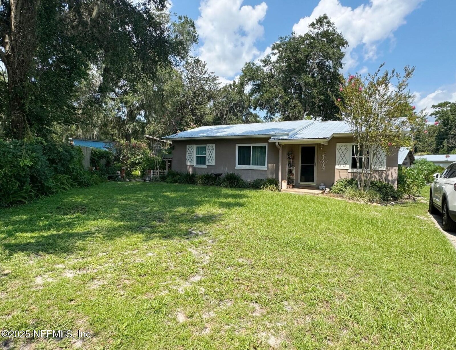 Property Photo: 3308 Ross Circle FL 32177