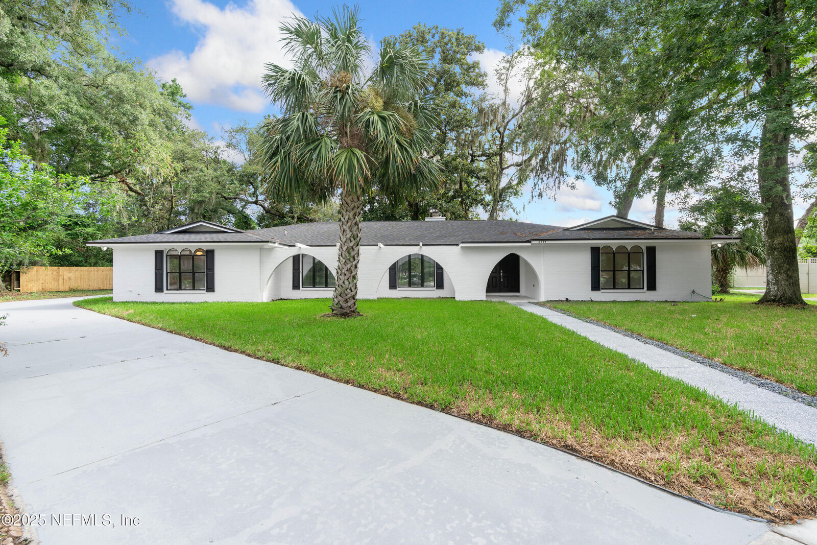 Property Photo: 2917 Isser Court FL 32257