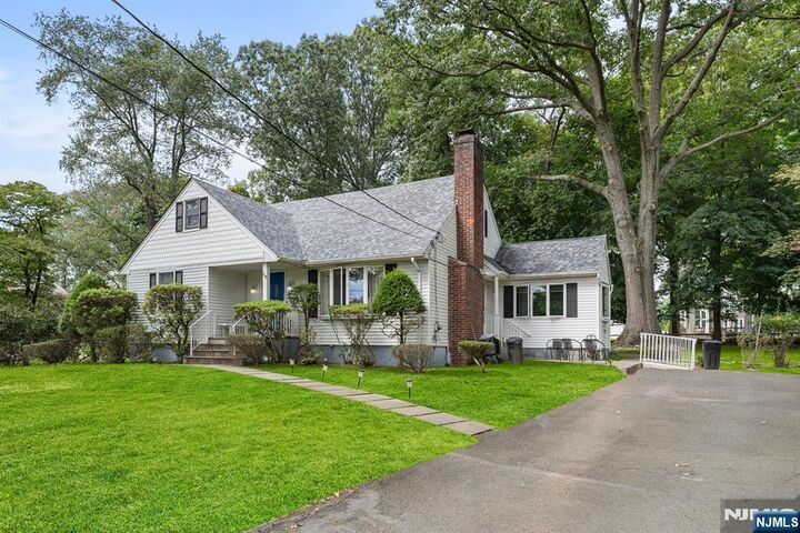 Property Photo:  160 Spring Valley Road  NJ 07656 