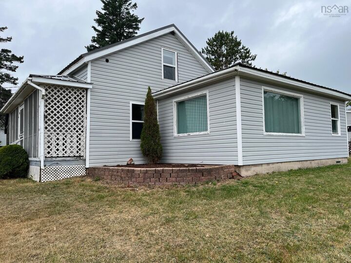 Property Photo: 607 Highway 2 NS B0M 1N0