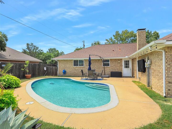 Property Photo: 304 Johnston Boulevard TX 75165