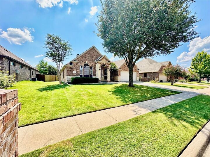 Property Photo: 5018 W Fall Drive TX 76065
