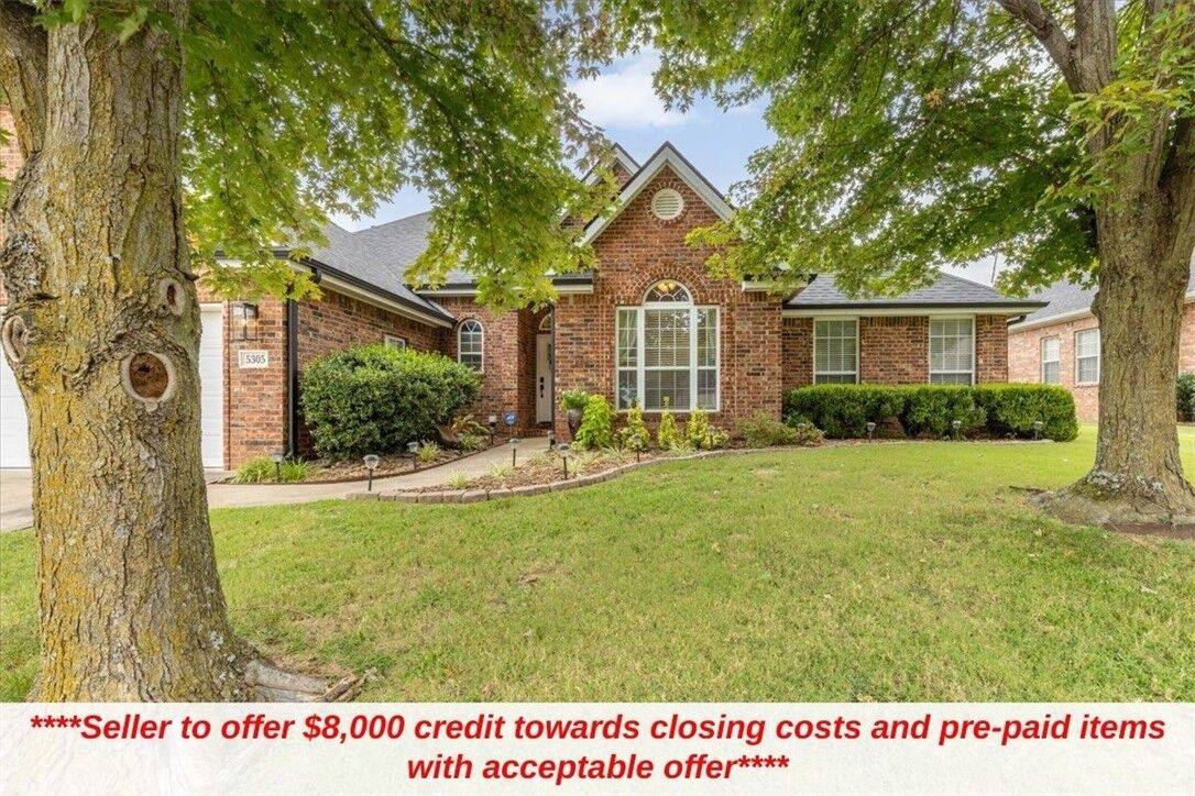 Property Photo: 5305 S 45th Street AR 72758