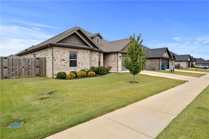 Property Photo:  1101 Tracey Lane  AR 72751 