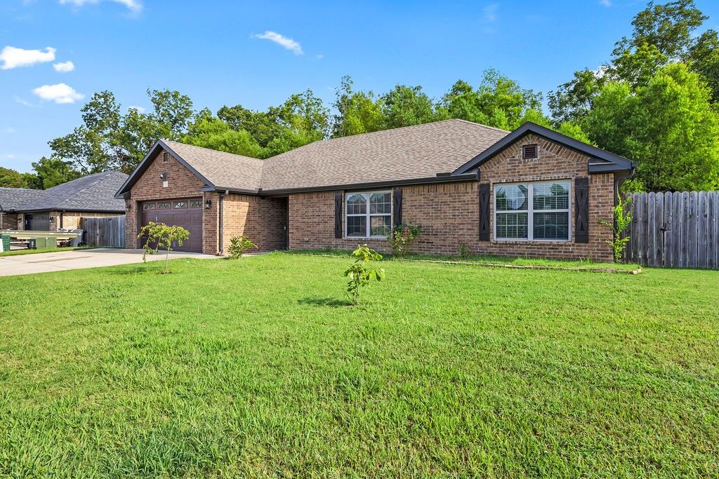 Property Photo: 2287 Kelly Lynn Place AR 72701