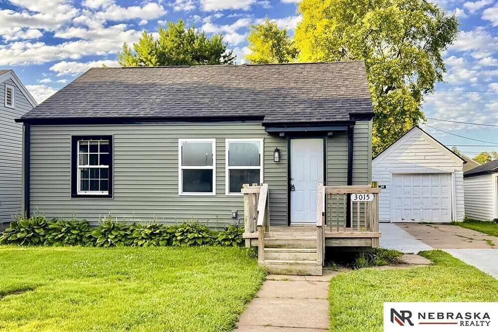Property Photo: 3015 Avenue G IA 51501