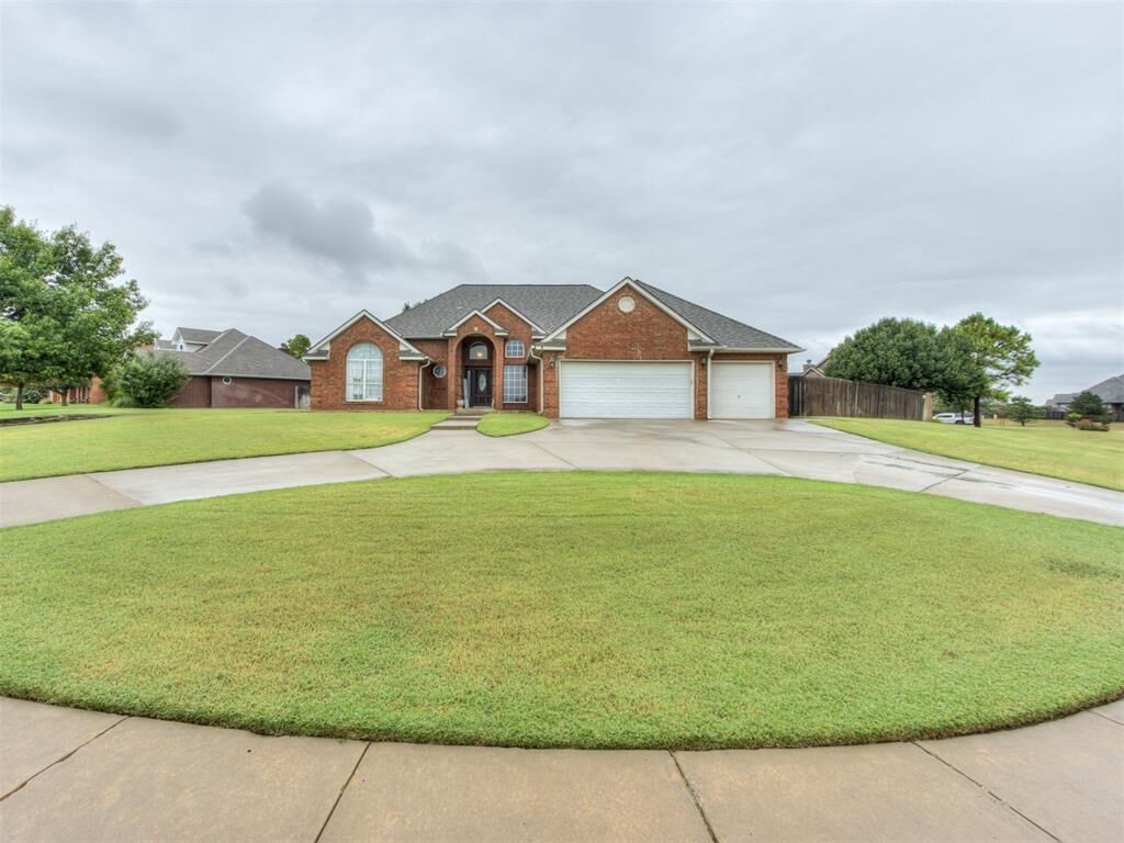 Property Photo: 201 Cypress Street OK 73078