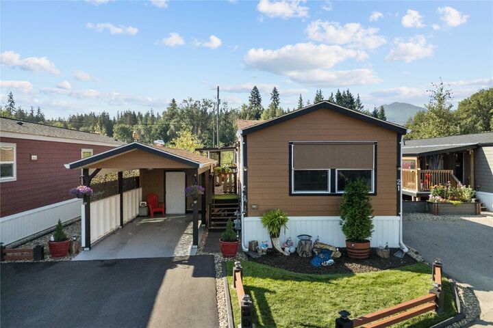 Property Photo: 4811 10A Avenue NE 21 BC V1E 1C5