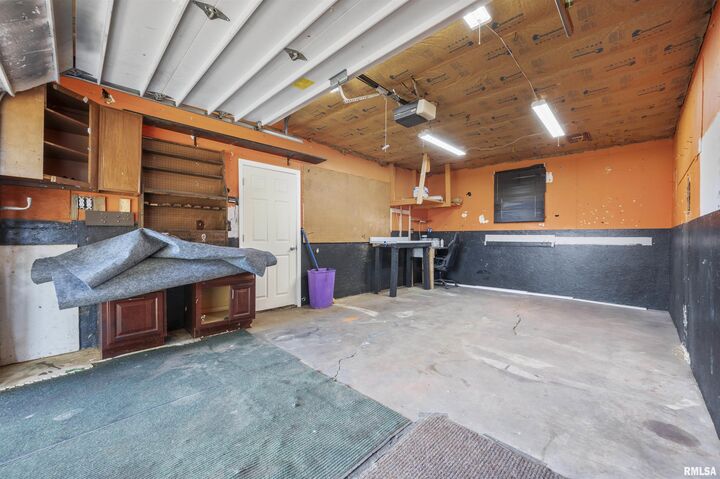 Property Photo: 6 Dirksen Court IL 61554