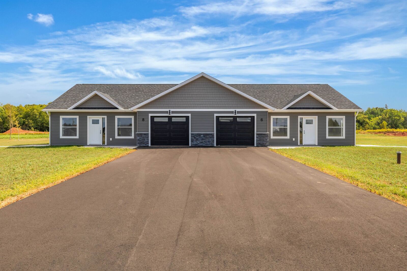 Property Photo: 8 Sydney Way PE C1B 4M4