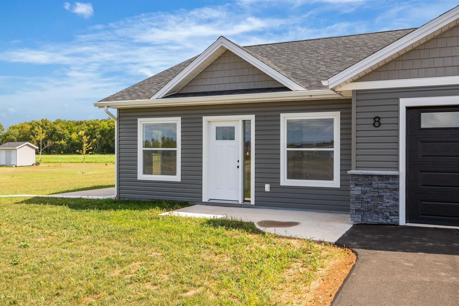 Property Photo:  8 Sydney Way  PE C1B 4M4 