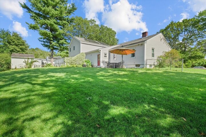 Property Photo:  5 Woodland Cir  MA 01844 