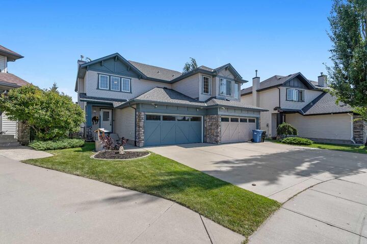 121 Cougarstone Place SW  Calgary AB T3H 4W8 photo