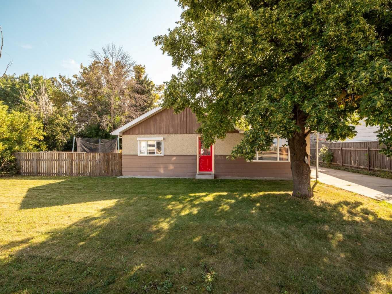 Property Photo:  5209 1 Street  AB T0L 0V2 