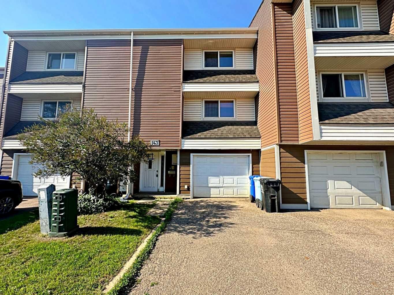Photo de la propriété: 400 Silin Forest Road 143 AB T9H 4V6
