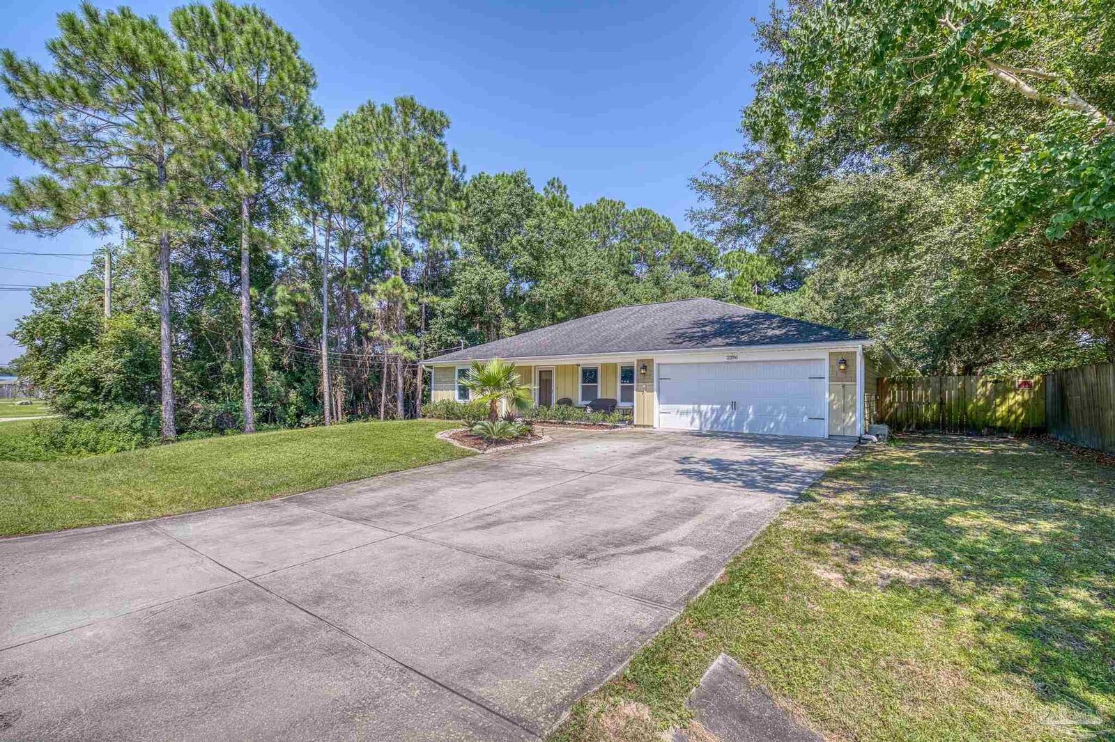 Property Photo: 2296 Salamanca St FL 32566