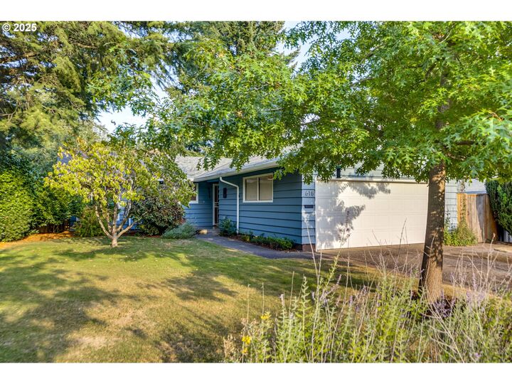 Property Photo: 618 NE 131st Pl OR 97230