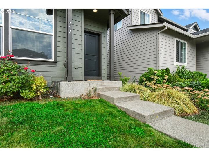 Property Photo: 712 NE 138th Pl WA 98684