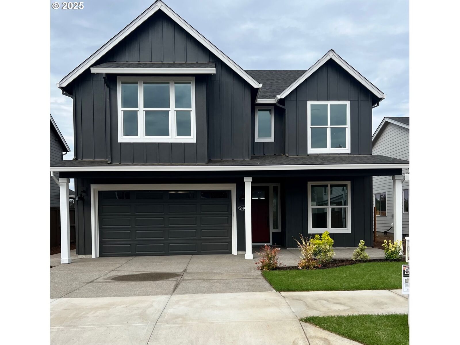 Property Photo:  1898 S Holly St  OR 97013 