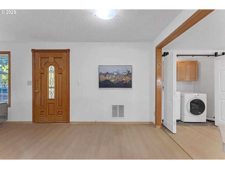 Property Photo: 6530 SE 96th Ave OR 97266