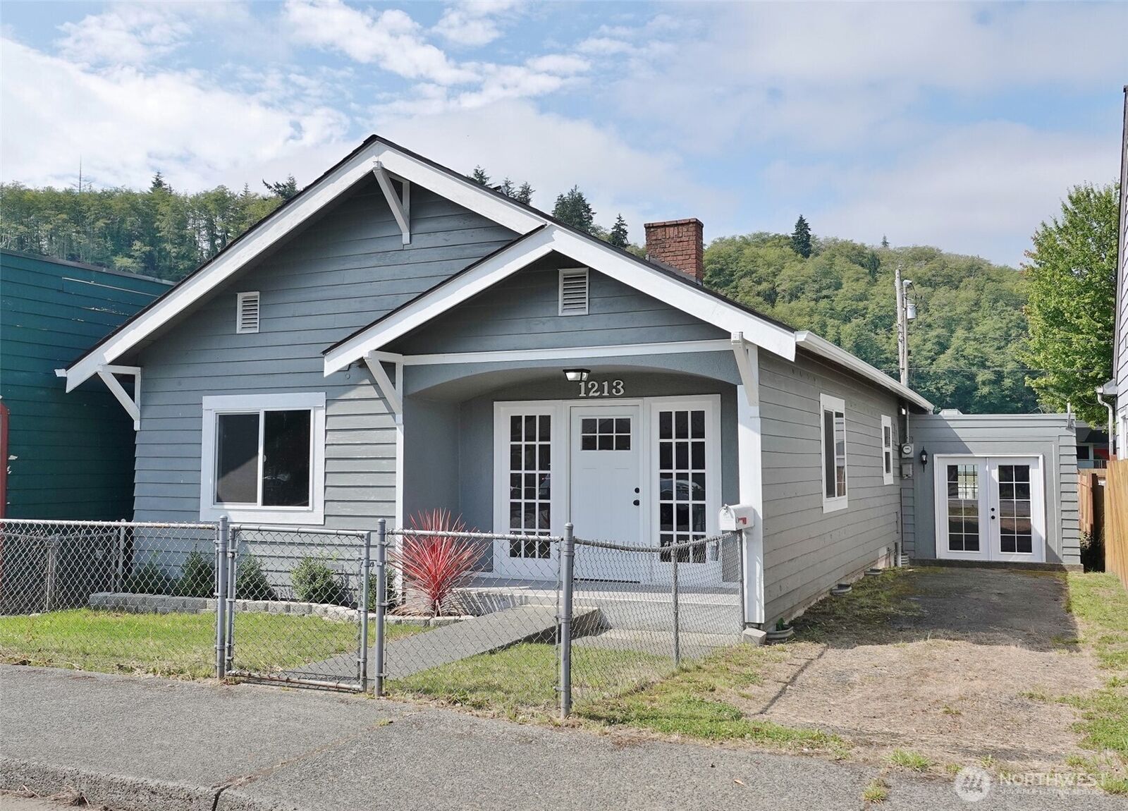 Property Photo:  1213  Lincoln Street  WA 98550 