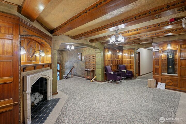 Property Photo: 400 Boylston Avenue E 210 WA 98102
