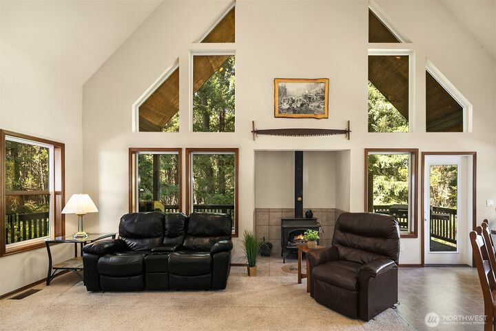 Property Photo:  135  Rally Way  WA 98925 