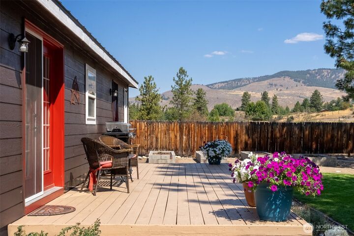 14 N Maughans River Rd  Winthrop WA 98862 photo