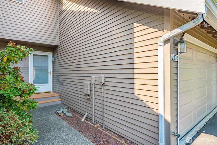 Property Photo: 2104 Birch Circle WA 98229