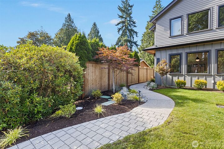 Property Photo: 10168 NE 112th Place WA 98033
