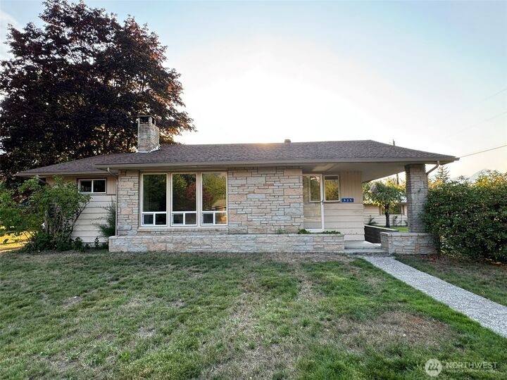 935  Madison Avenue  Darrington WA 98241 photo