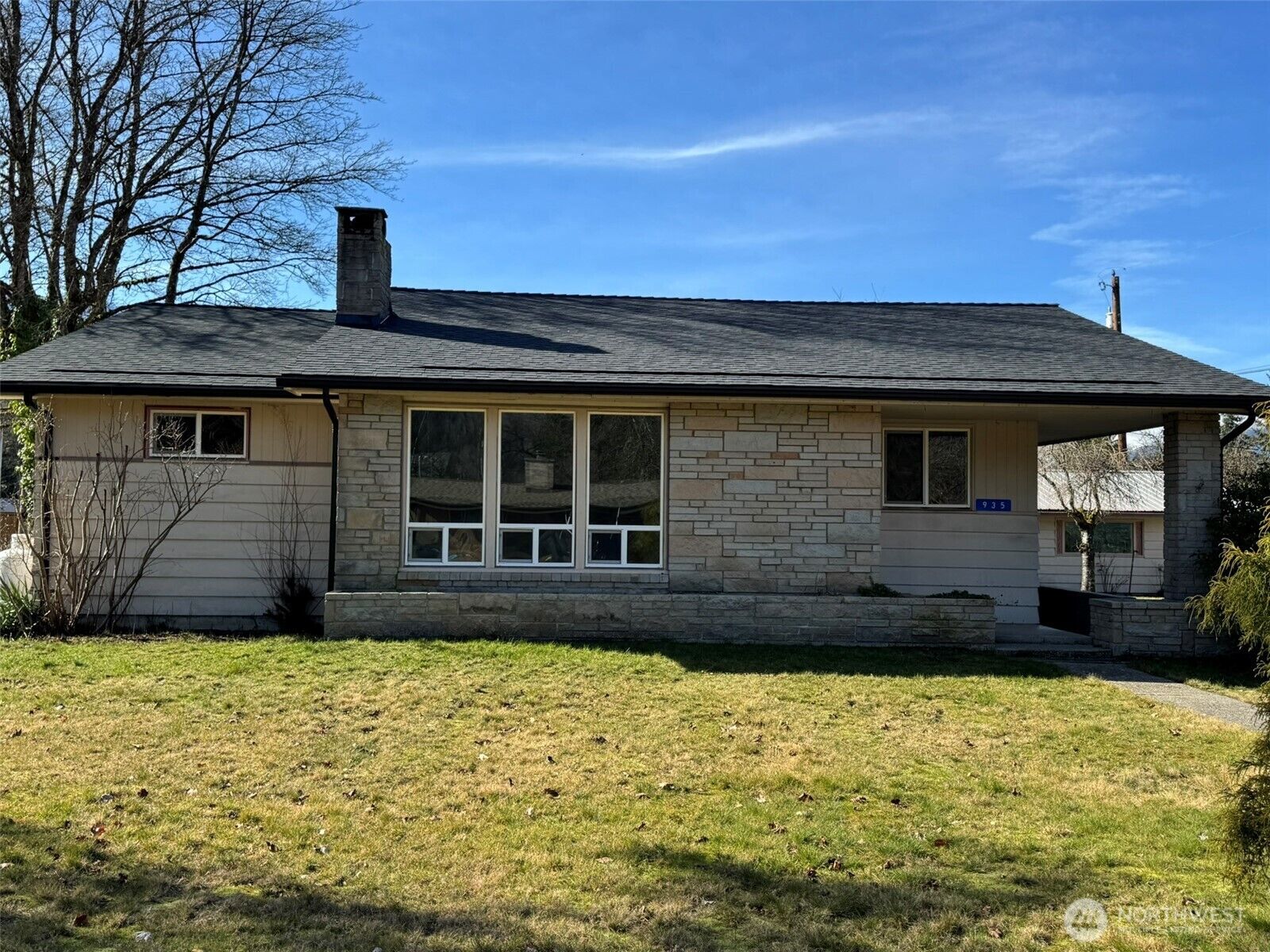 Property Photo:  935  Madison Avenue  WA 98241 