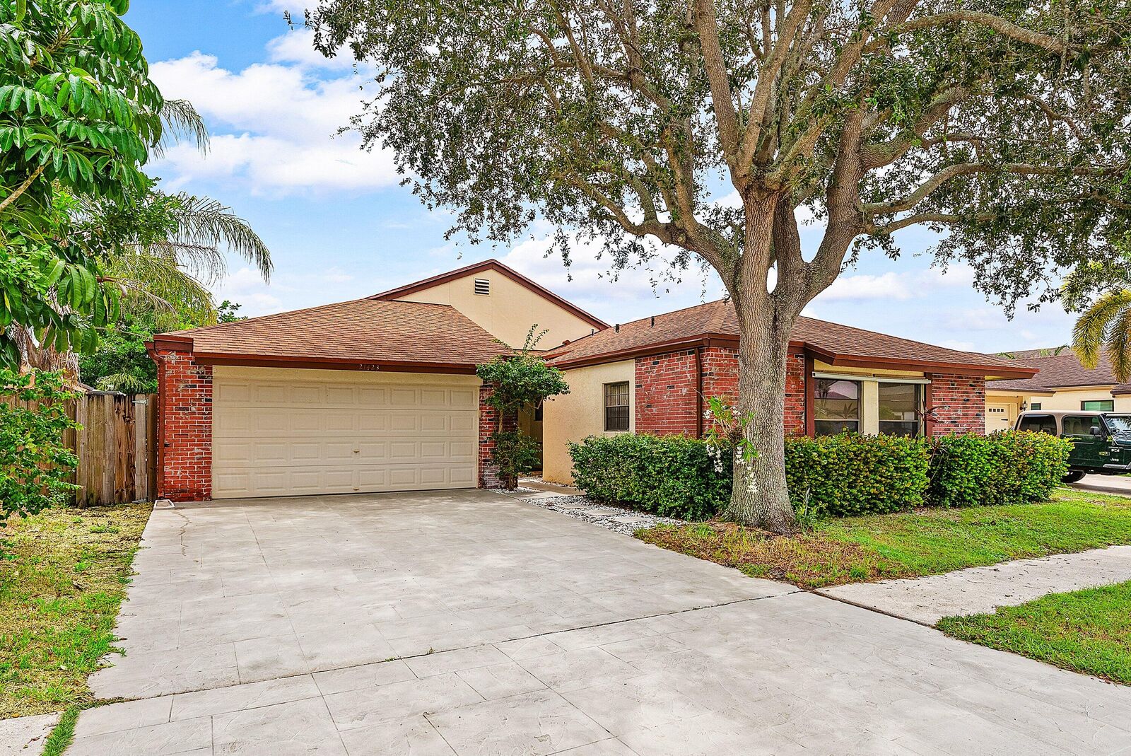 Property Photo: 21423 Summertrace Circle FL 33428