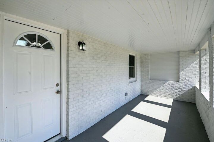 Property Photo:  7 Lighthouse Dr  VA 23664 