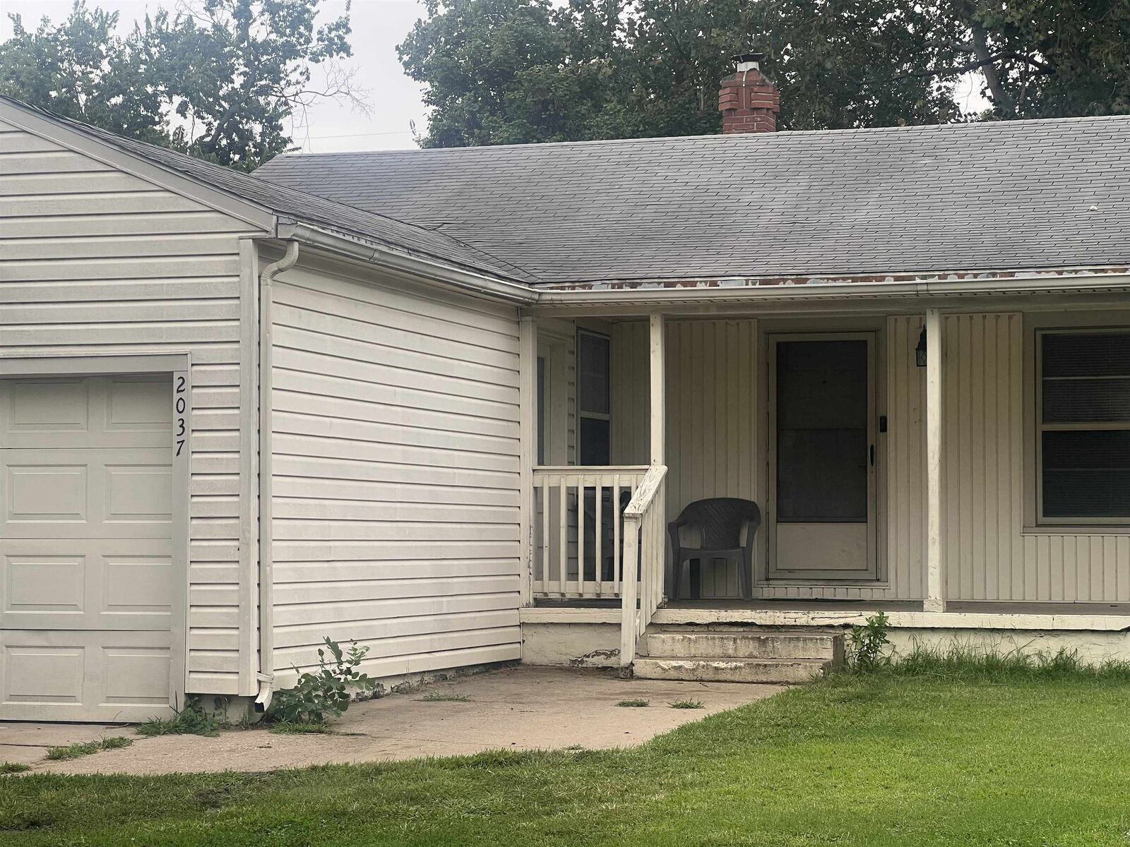 Property Photo:  2037 S Laura  KS 67219 