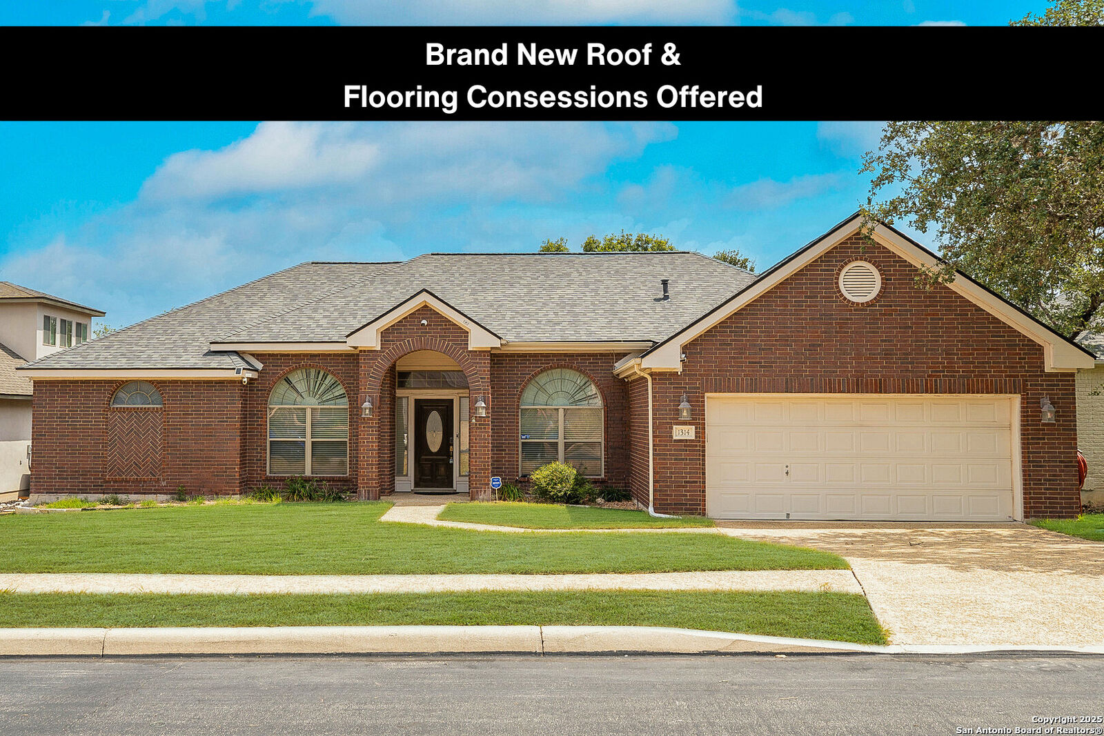 Property Photo:  1314 Coyote Path  TX 78258 