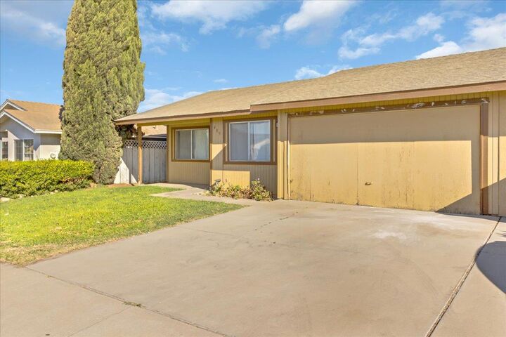 405 Primavera Court  Greenfield CA 93927 photo