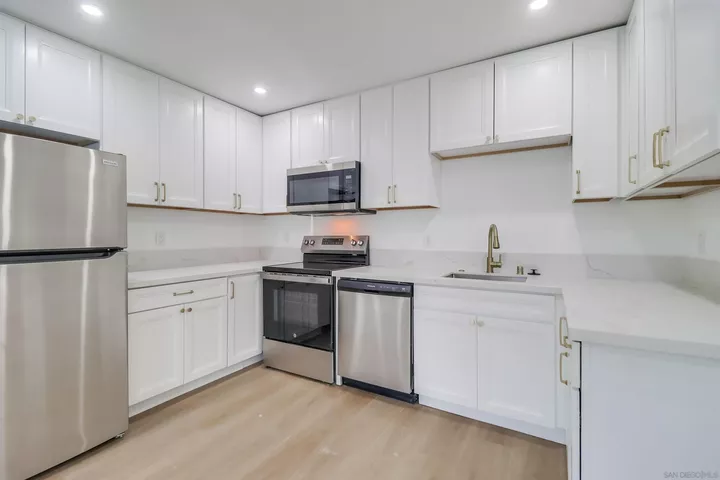 Property Photo:  569 Park Way  CA 91910 