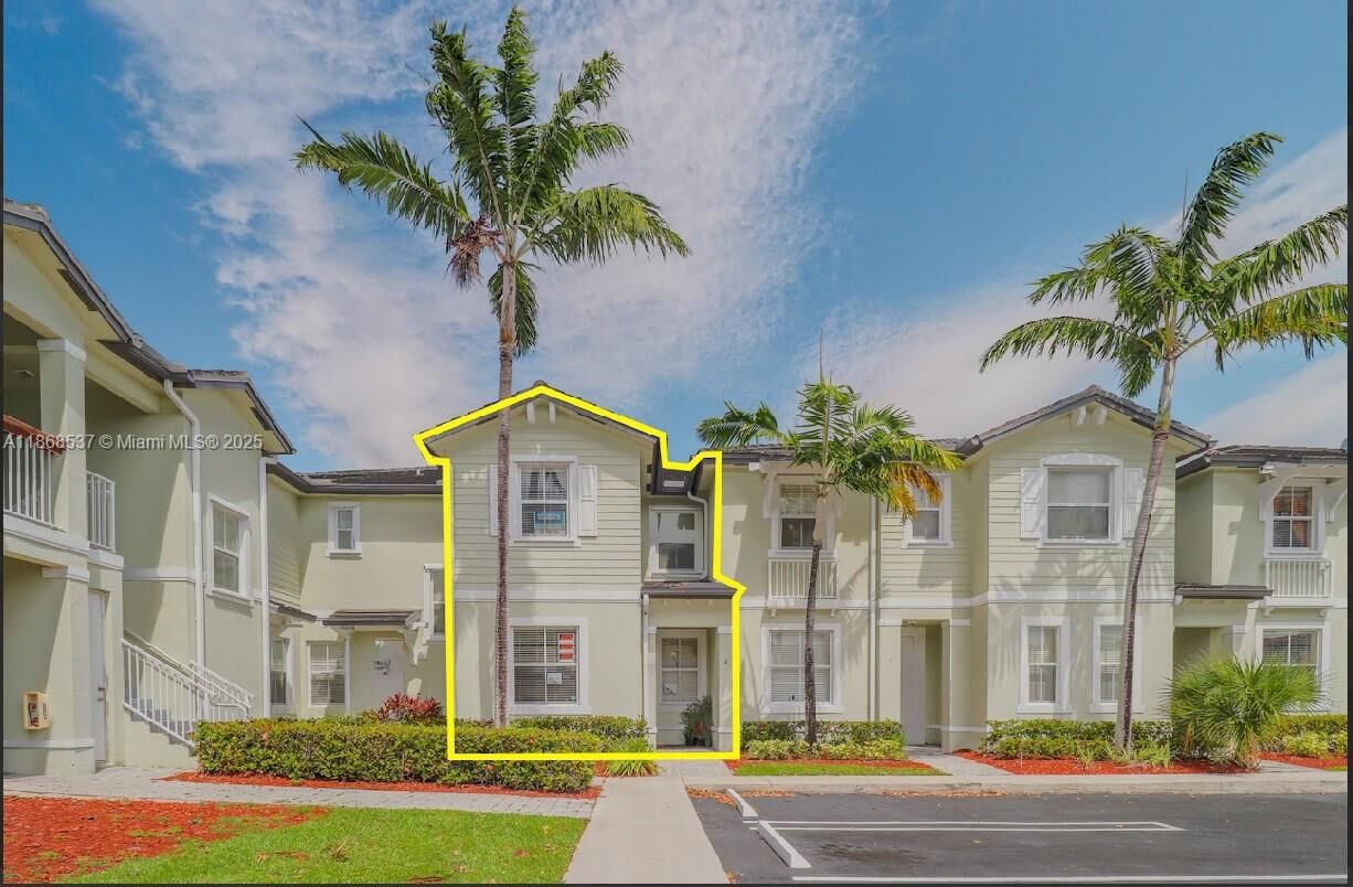 Property Photo:  2853 SE 1st Dr 4  FL 33033 
