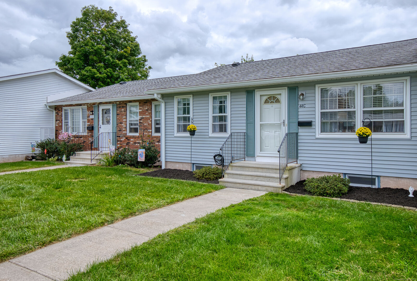 Property Photo:  44 Esquire Drive C  CT 06042 