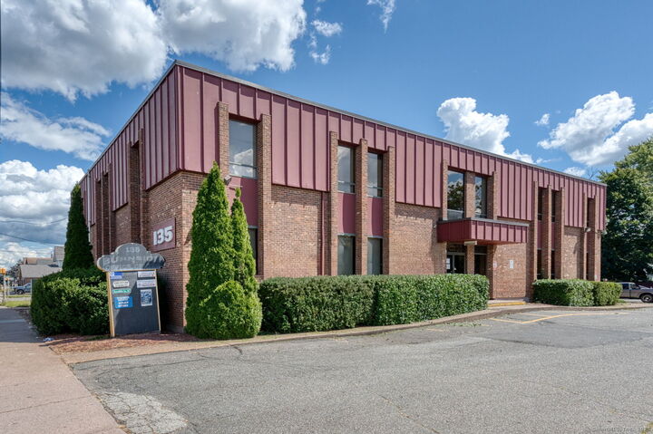 Property Photo: 135 Burnside Avenue CT 06108