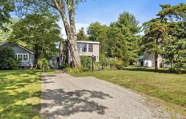Property Photo:  77 Chalker Beach Road  CT 06475 