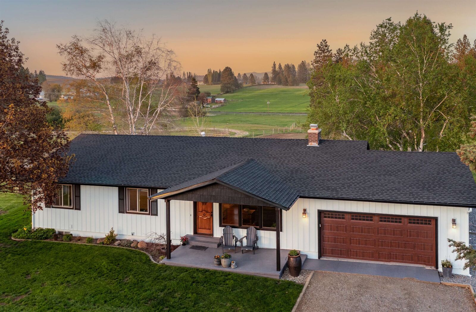 Property Photo: 10409 E Palouse Hwy WA 99036
