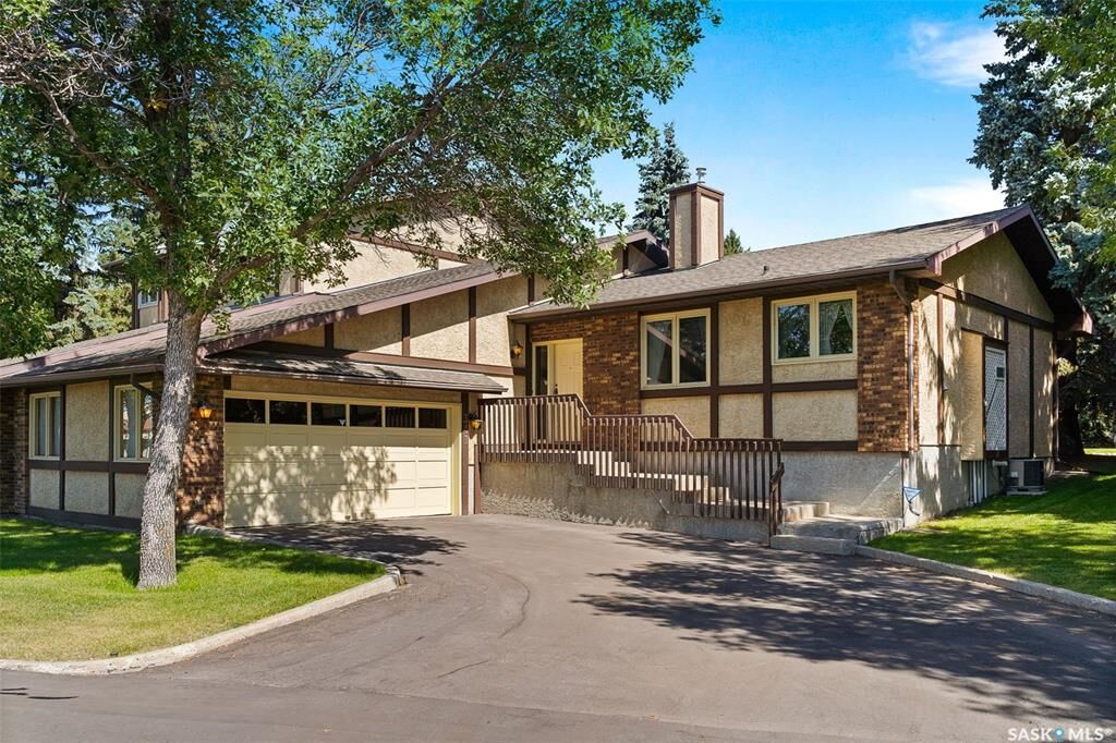 Property Photo: 341 Avon Drive SK S4V 1L8