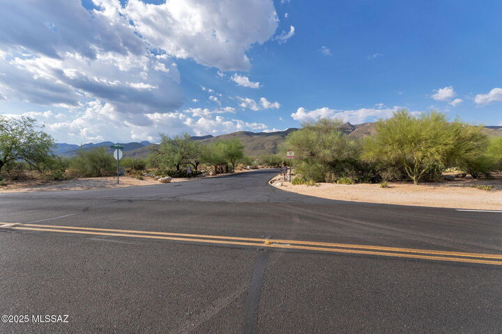 Property Photo: 10861 E Adobe Creek Place AZ 85749