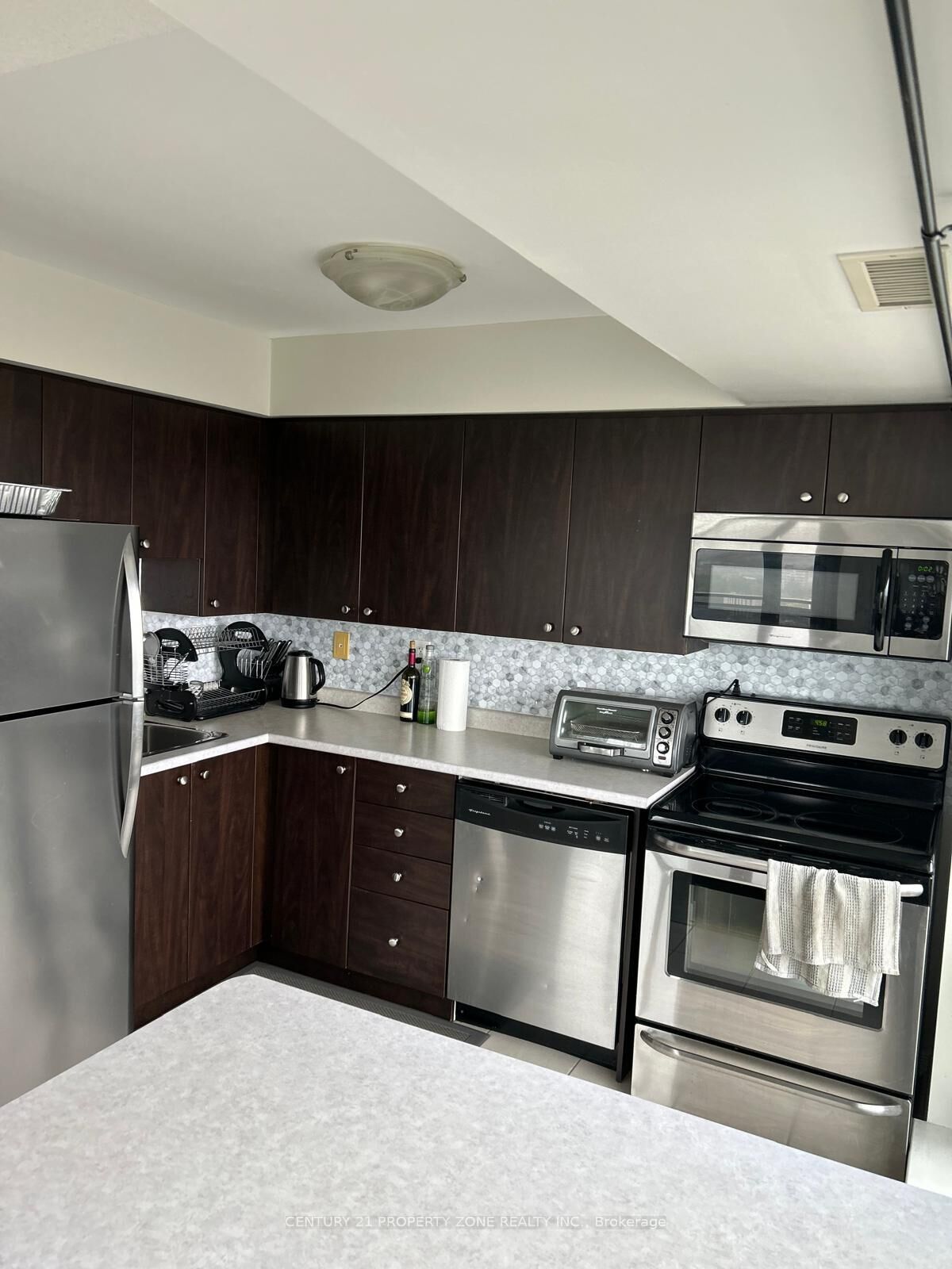 Property Photo: 215 Queen Street E 1804 ON L6W 0A9