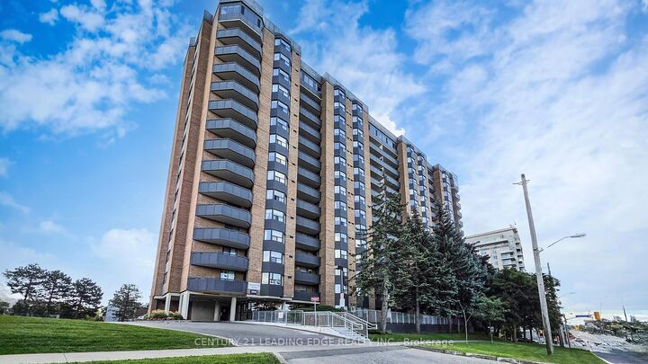 Property Photo: 3845 Lake Shore Boulevard W 1611 ON M8W 4Y3