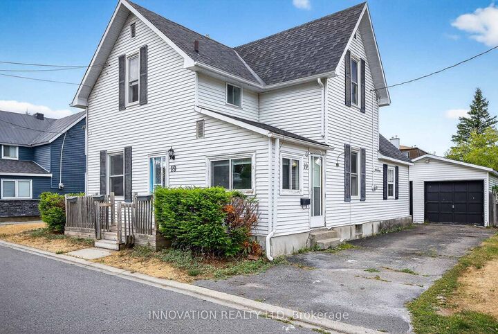 Property Photo:  19 Herriott Street  ON K7C 2A4 